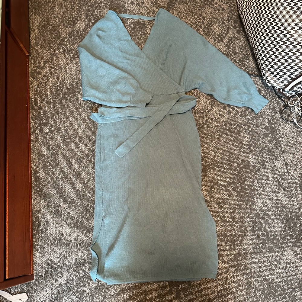 NEW NEVER WORN Knit blue green midi dress